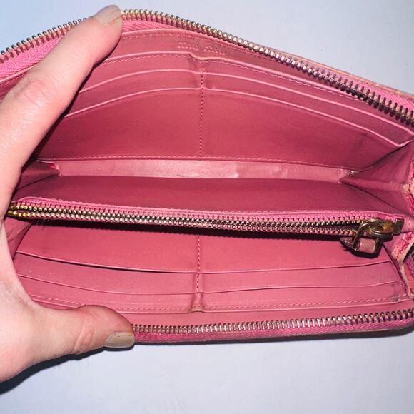 Miu Miu Pink Croc Embossed Leather Zip Around Wallet Authentic - Picture 9 of 13